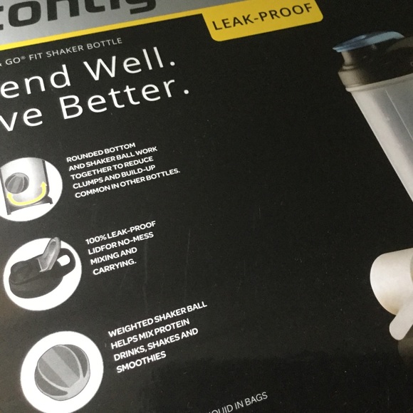 Contigo leak proof shake & go fit shaker bottle - Picture 3 of 6